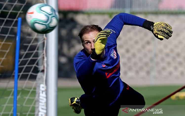 Kiper Atletico Madrid Jan Oblak mengikuti latihan di Ciudad Deportiva Wanda Atletico de Madrid. (ANTARA FOTO/atleticodemadrid.com)