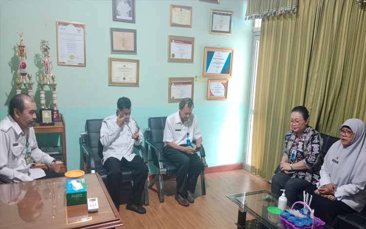 Kepala Dinas P3APPKB Kapuas Dampingi BKKBN Kalteng Koordinasi dan Cek Laparoscopy di RSUD