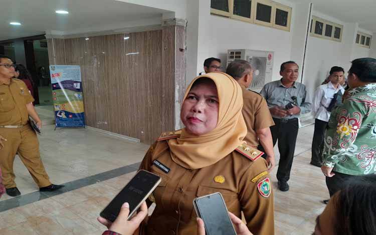 Kepala BKD Provinsi Kalteng Lisda Ariyana saat diwawancara awak media, Senin, 12 Februari 2024 (Foto:MARINI)