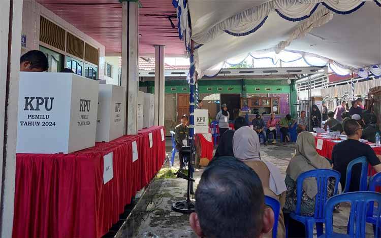Pemilu 2024, Warga Selat Utara Berdatangan ke TPS