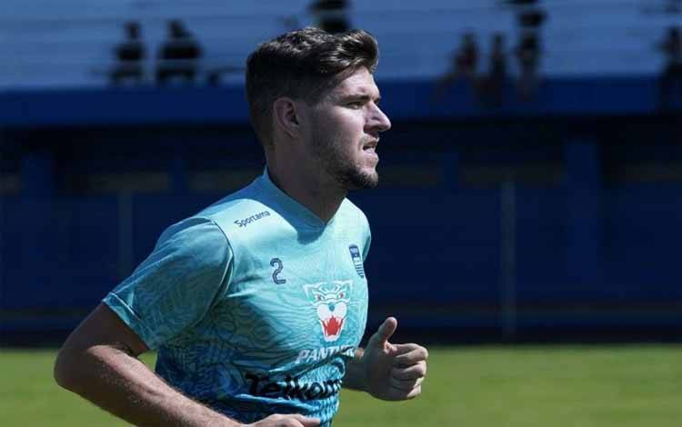 Nick Kuipers Tak Sabar Lakoni Laga ke 100 Bersama Persib Bandung