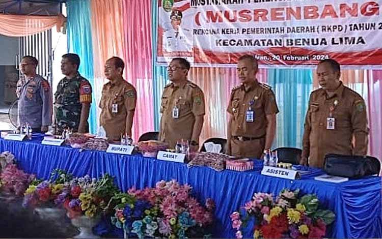 Pj Bupati Barito Timur Hadiri Musrenbangcam di Benua Lima