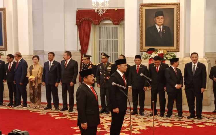 Presiden Lantik Hadi sebagai Menko Polhukam dan AHY jadi Menteri ATR
