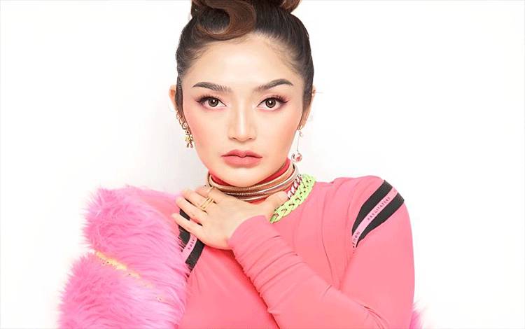 Video Musik "Lagi Syantik" Siti Badriah Tembus 700 Juta Penayangan