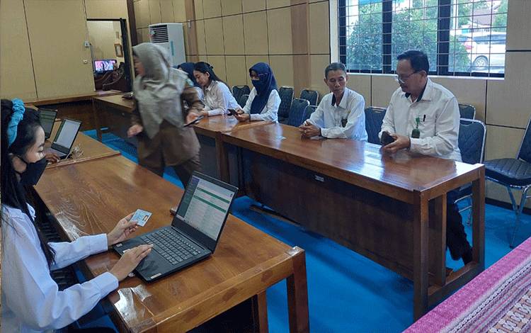 Dinas Dukcapil Kapuas Optimalkan Pengaktifan IKD Pegawai Instansi?