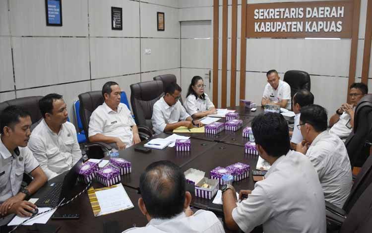 Sekda Kapuas Pimpin Rakor Kebijakan Penataan Tenaga Kontrak