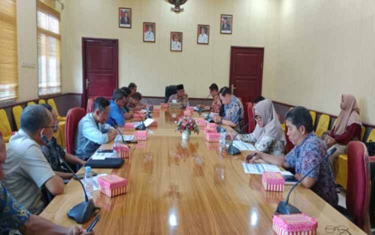 Pemkab Kobar Rakor Atasi Naiknya Harga Beras