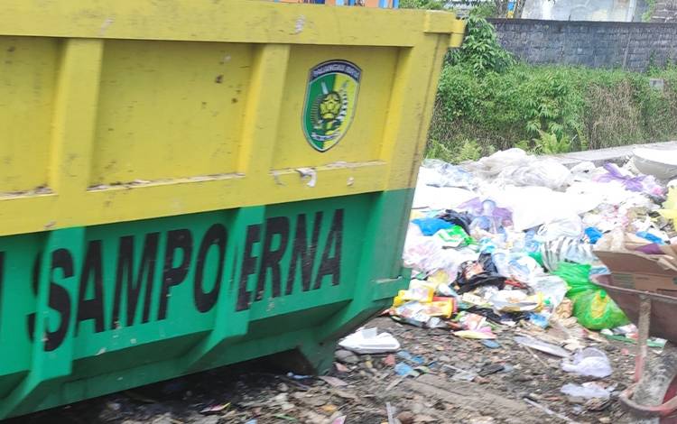 Pemprov Kalteng Ajak Masyarakat Atasi Sampah?Plastik?dengan Cara Produktif  ?
