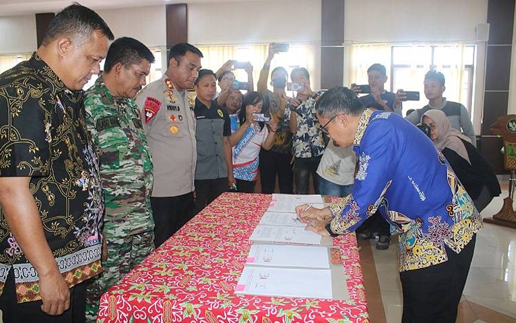 Pemkab Barito Timur Gelar Penandatangan Hibah Pengamanan Pilbup