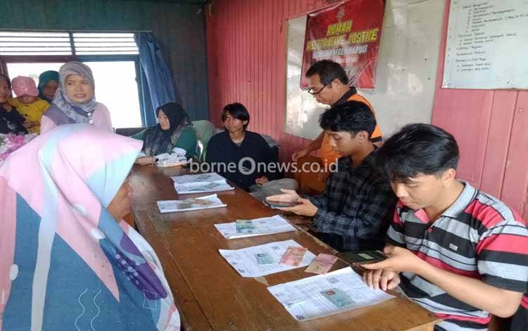 Kelurahan Pulau Kupang Fasilitasi Penyaluran Bansos untuk Warga