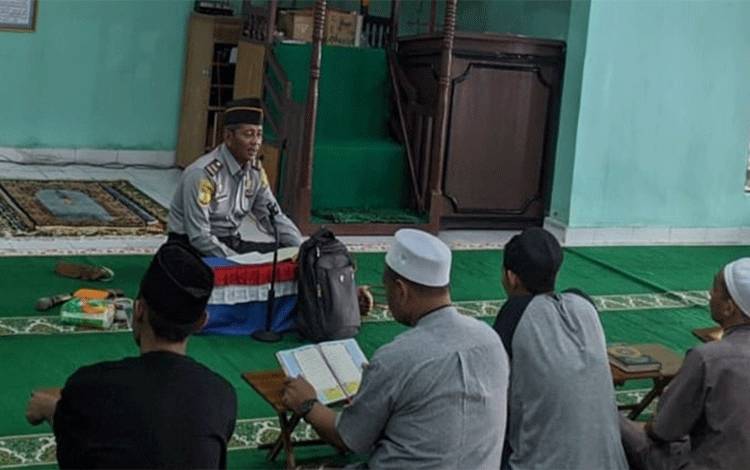 WBP Rutan Kapuas Ikuti Pembinaan Kepribadian di Masjid At Taubah