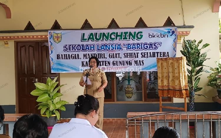 Sekolah Lansia di Gunung Mas Salah Satu Wadah Membentuk Lansia Tangguh