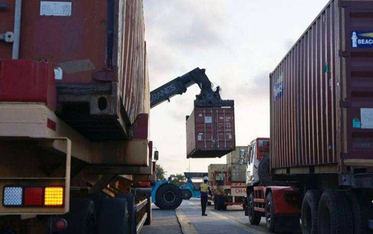 120 Ton Logistik F1Powerboat Tiba di Danau Toba