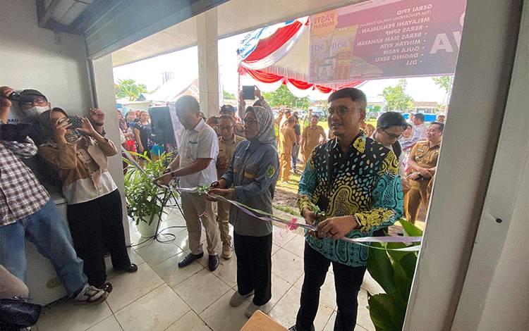 Pj Wali Kota Palangka Raya Luncurkan Gerai TPID Pandawa di Kalampangan