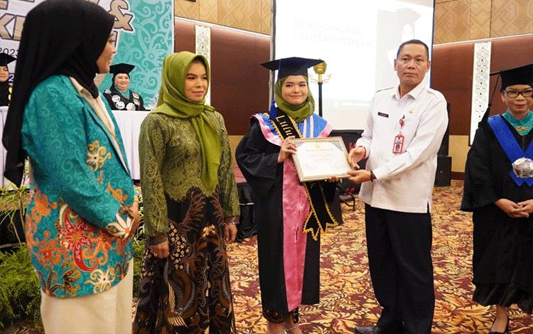 Yuas Elko Ingatkan Peran Strategis Bidan Turunkan Angka Kematian Ibu dan Bayi