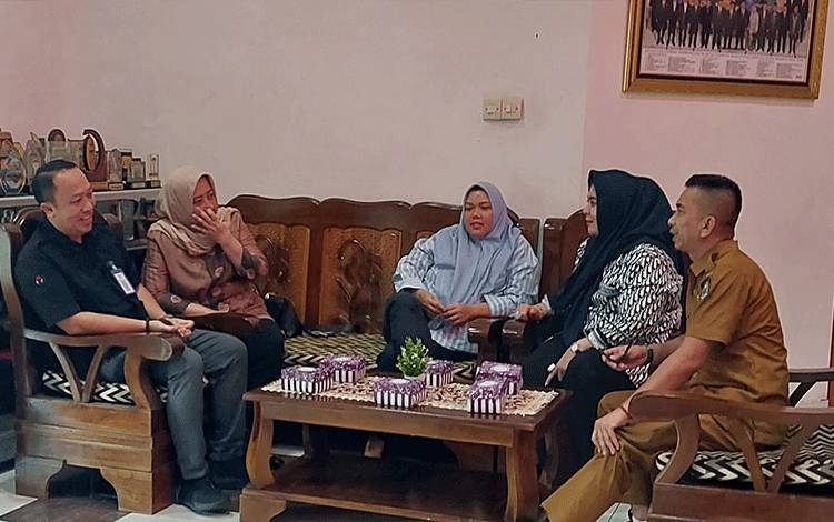 Sekretariat DPRD Kapuas Terima Kunjungan Anggota DPRD Kalsel