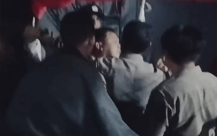 Seorang Caleg Ngamuk Saat Rapat Pleno di Kecamatan Jekan Raya