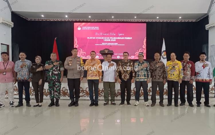 Rapat Pleno Rekapitulasi Perlolehan Suara Pemilu 2024 di Gunung Mas Usai, KPU Gelar Syukuran