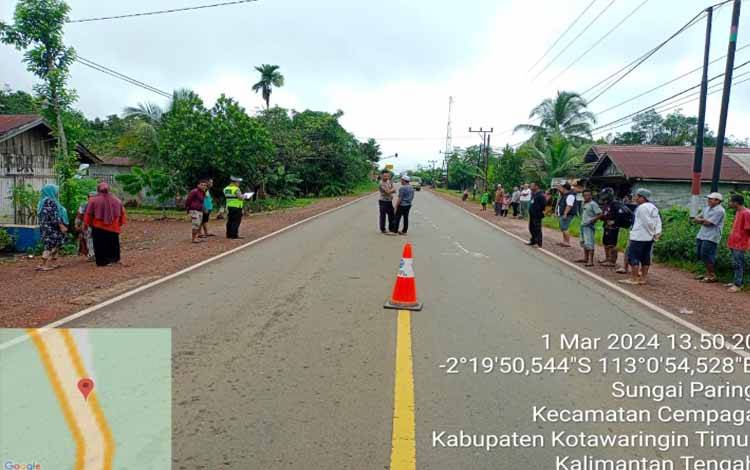Anggota Satlantas Polres Kotim saat melakukan olah TKP di lokasi kecelakaan yang menewaskan Siswa SMP. (FOTO: IST)