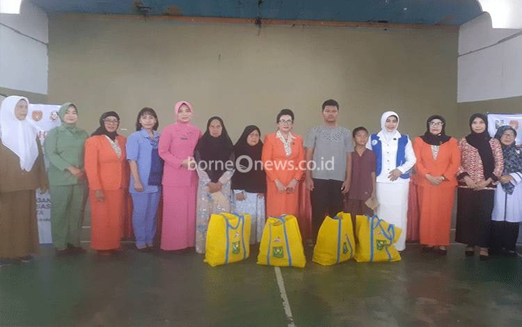 GOW Kobar Gelar Bakti Sosial Bantuan Paket Sembako Jelang Puncak Hari Kartini 2024