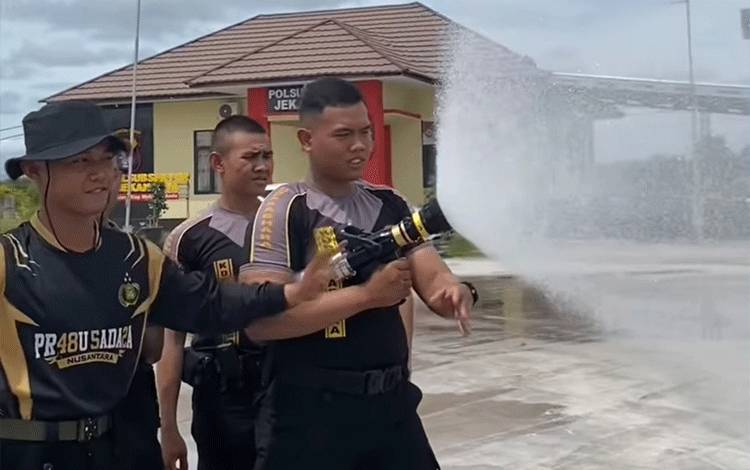 Ditsamapta Polda Kalteng Adakan Latihan Penanganan Karhutla