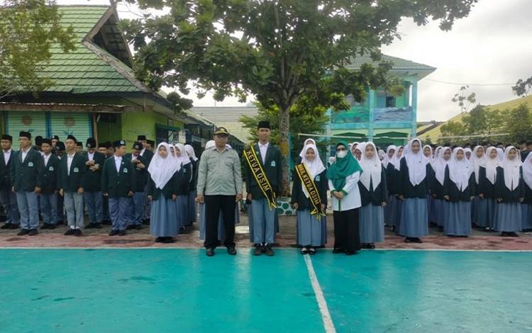 Kepala MAN Kapuas Harapkan Pengurus OSIM Dapat Jadi Agen Perubahan