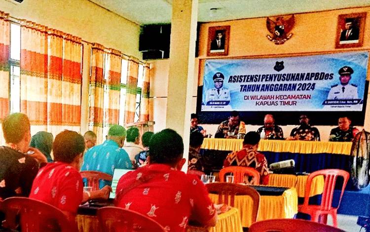 Kecamatan Kapuas Timur Laksanakan Asistensi Penyusunan APBDes 2024