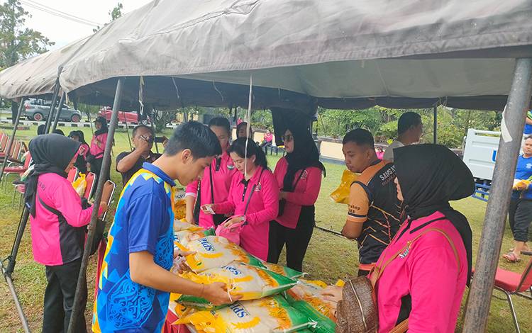 Polda Kalteng Rayakan HUT ke-44 Kemala Bhayangkari dengan Bazar UMKM dan Olahraga Bersama