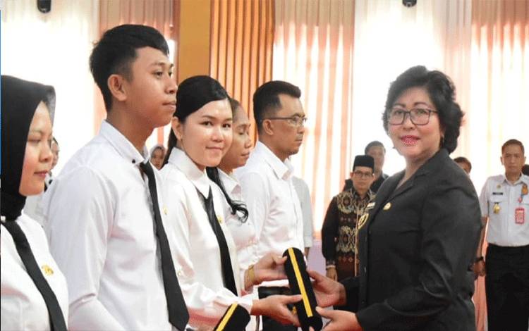 Puluhan PNS Naik Pangkat dan 91 Orang PPPK Dilantik