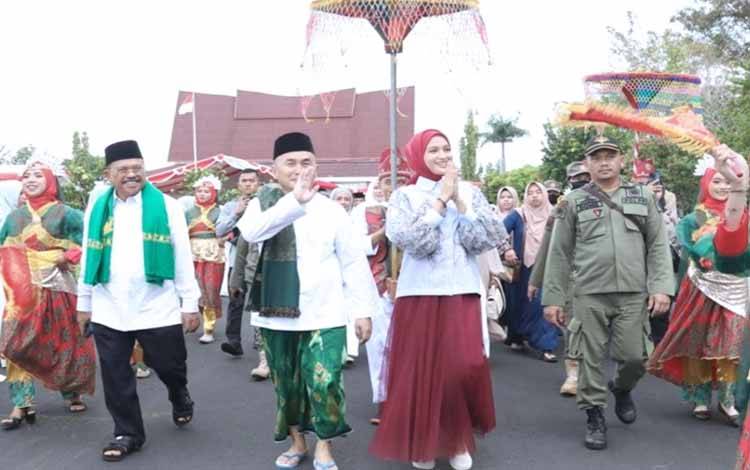 Gubernur Kalimantan Tengah, Sugianto Sabran saat rangkaian Kalteng Ramadan Festival di Istana Isen Mulang. (FOTO: DISKOMINFISANTIK KALTENG)