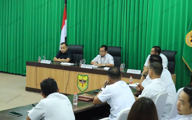 Situasi rakor antara IMI dan pemerintah daerah terkait kejurnas grasstrack, Rabu, 13 Maret 2024. (FOTO: DISKOMINFOSANTIK GUMAS)