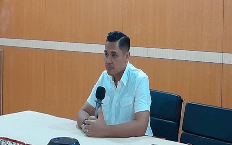 Plt Kadisdik Kalteng Tanggapi Aksi Demo Mahasiswa Terkait Beasiswa TABE