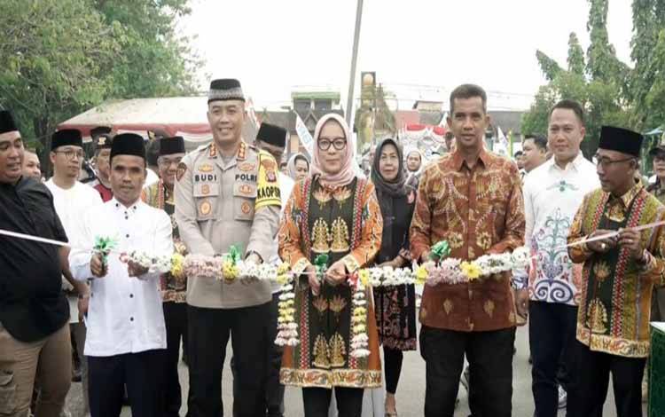 Pembukaan pasar wadai Ramadan di Palangka Raya. (FOTO: HUMAS)