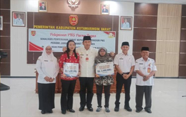Pelepasan 33 PNS Purna Tugas, Pj Bupati Kobar: Pengabdian Bapak Ibu Luar Biasa