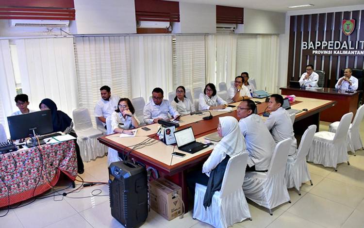 Pemprov Kalteng Gandeng UGM Pastikan Kesesuaian Rencana Pembangunan Pusat dan Daerah  ?