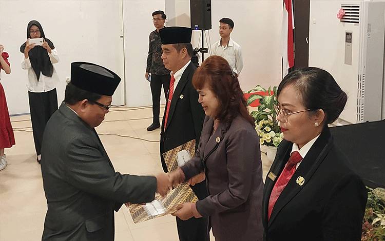 Kepala Disparbudpora Kapuas yang Baru Dilantik Siap Jalankan Tupoksi