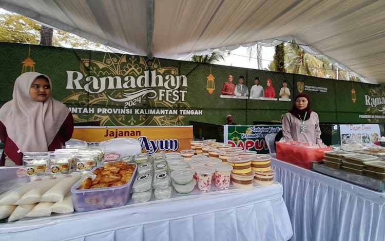 Takjil yang dijual pada stand Ramadan Festival 2024 di Kota Palangka Raya (Foto:MARINI)