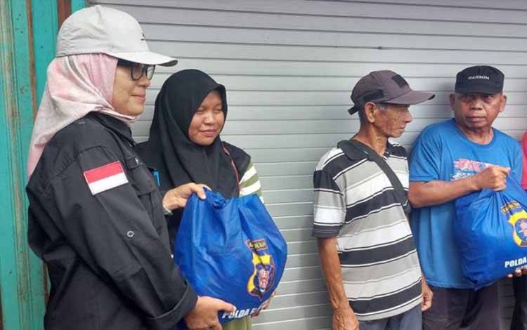 Pemko Palangka Raya Salurkan 1.500 Paket Sembako untuk Korban Banjir