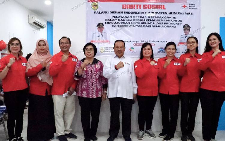 Wakil Bupati Gunung Mas Pantau Baksos Operasi Katarak Gratis