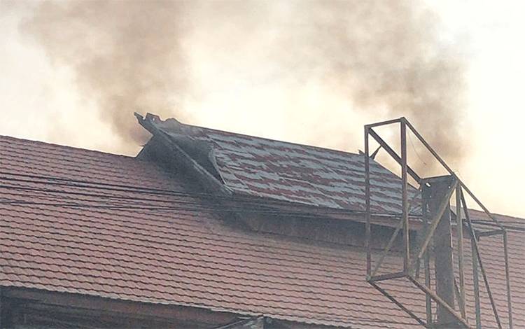 Plafon Lantai Dua Pasar Ampah Terbakar, Diduga Karena ODGJ