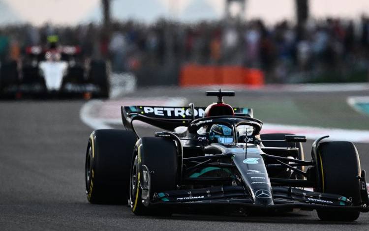 Russell Ungkap Banyak Pembalap Incar Kursi Kosong Mercedes Musim 2025
