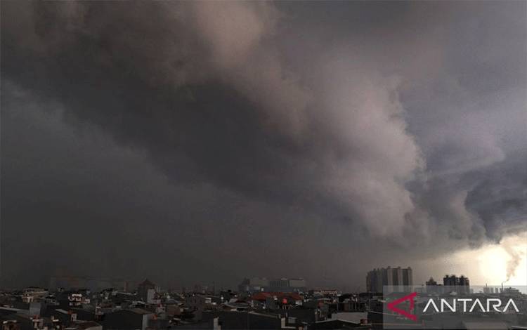 BMKG Sebut Cuaca Ekstrem Masih Terjadi hingga Senin