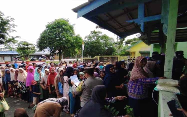 Sugianto Sabran: Pasar Murah se-Kalteng Gratis untuk Masyarakat Terdampak Banjir