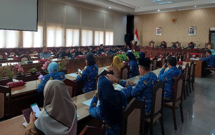 Bapemperda Sampaikan Pidato Pengantar 4 Raperda Inisiatif DPRD Kalteng