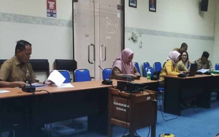 Penyusunan desk program Musrenbang TJSL di Palangka Raya. (FOTO: HENDRI)