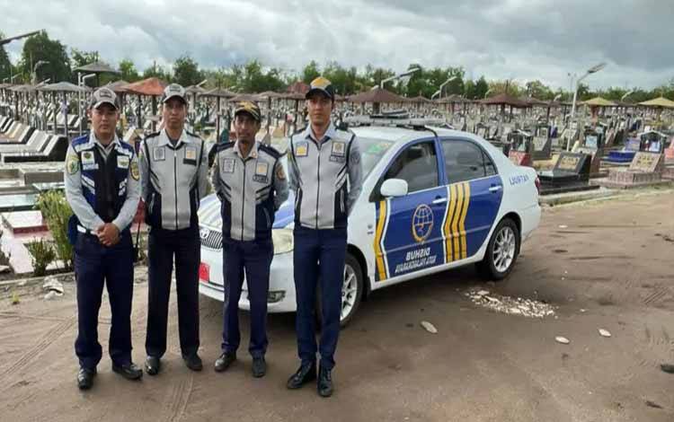 Layanan Si-Lancip Dishub Palangka Raya dalam pengawalan pemakaman. (FOTO: HUMAS)