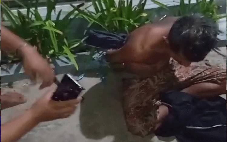 Seorang Pria Tepergok Warga Hendak Mencuri Motor di Sampit