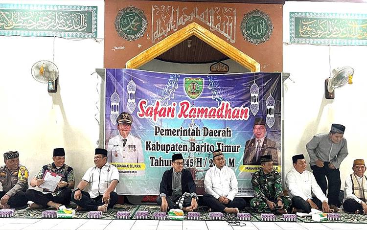 Pj Bupati Bartim Safari Ramadan di Masjid Al Muhajirin Desa Sibung