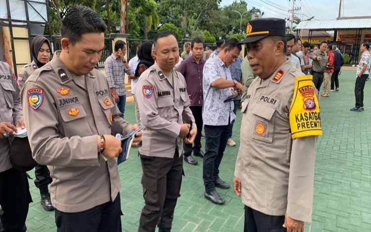 Tegakkan Dispilin, Anggota Polres Kapuas Dicek Kelengkapan dan Sikap Tampang