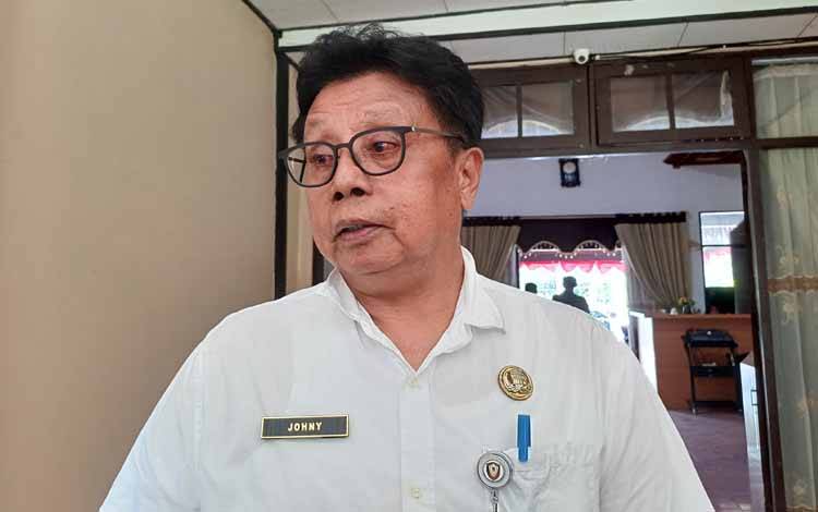 Kepala Disnas Tenaga Kerjaan dan Transmigrasi Kabupaten Kotawaringin Timur Johny Tangkere. (FOTO: DEWIP)